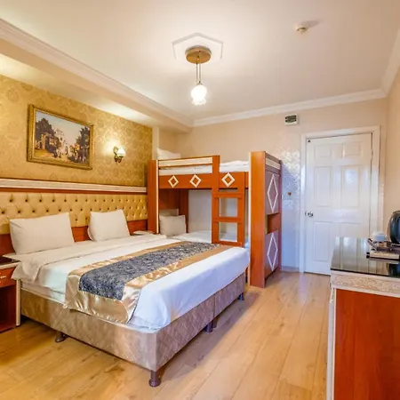Big Apple And Hostal *
