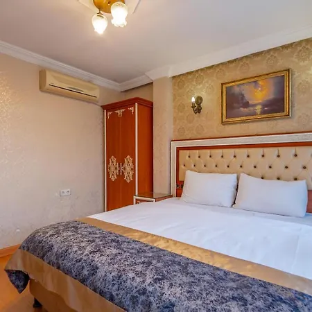 Big Apple And Istambul