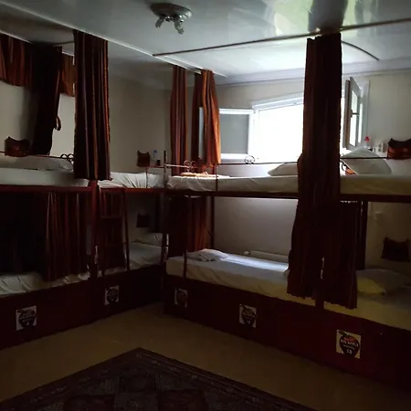 Albergue Big Apple And *