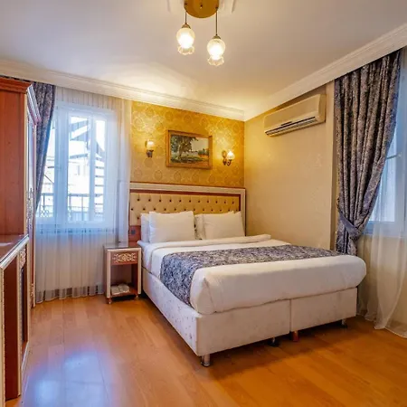 Big Apple And Istambul