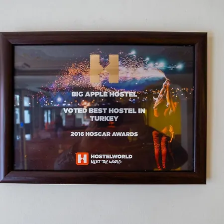 Big Apple And Albergue Istambul