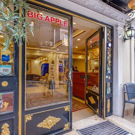 Big Apple And بيت شباب اسطنبول